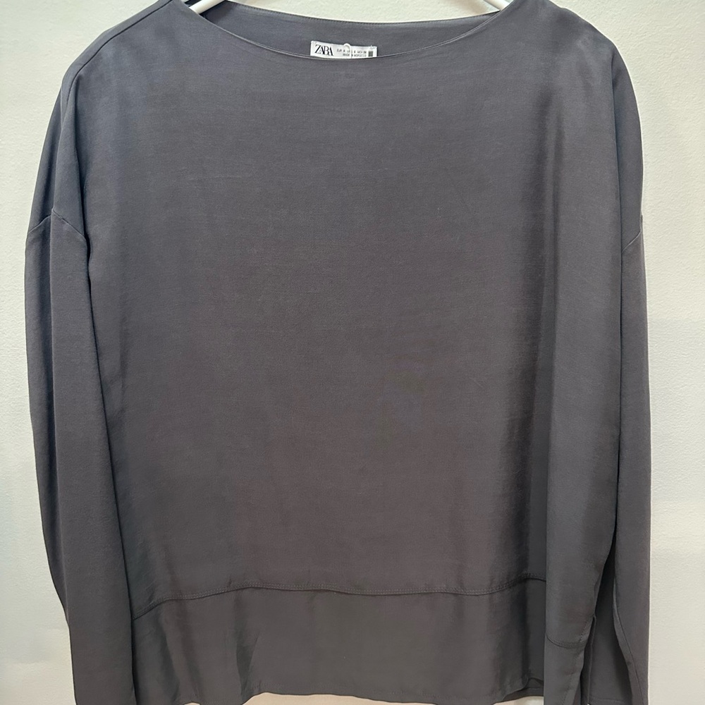 Zara long sleeve grey top. Women’s small